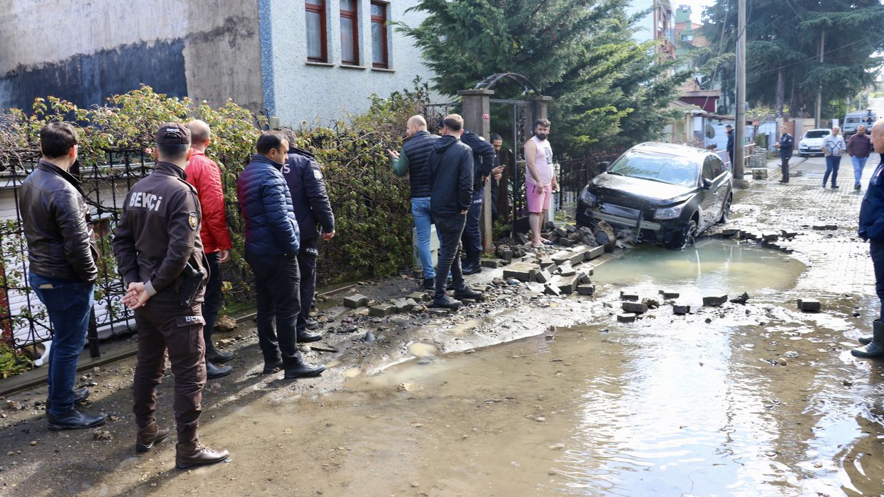Trabzon'da ana su hattı patladı