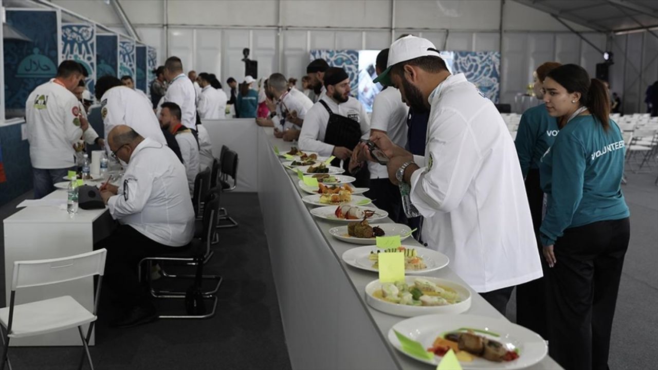 Türk aşçılar, Türkiye'nin mutfak lezzetlerini Kazan'da görücüye çıkardı