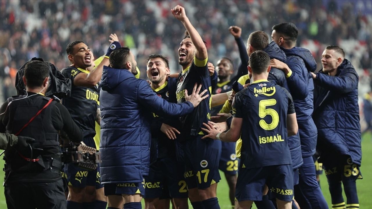 Fenerbahçe 24. Haftayı Averajla Lider Tamamladı