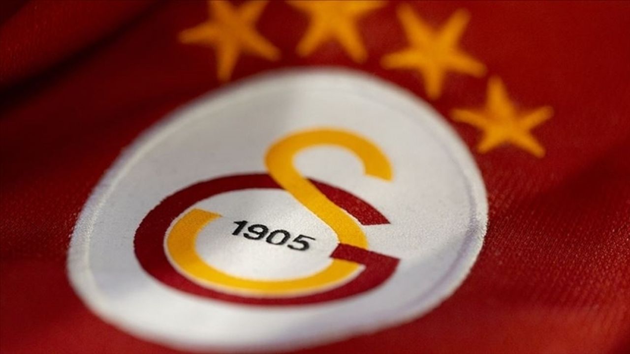 Galatasaray, Carlos Vinicius ile Serge Aurier'i Kadrosuna Kattı