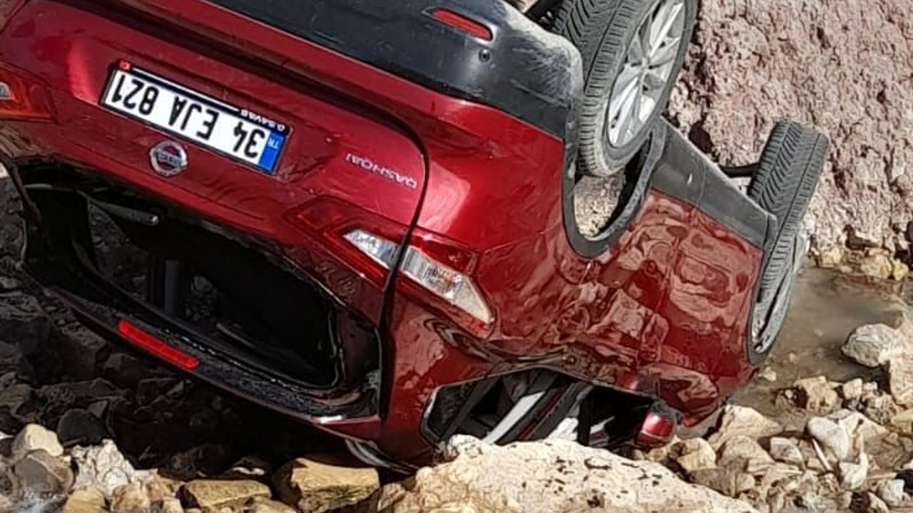 Otomobilin Dere Yatağına Yuvarlandığı Kazada 4 Kişi Yaralandı