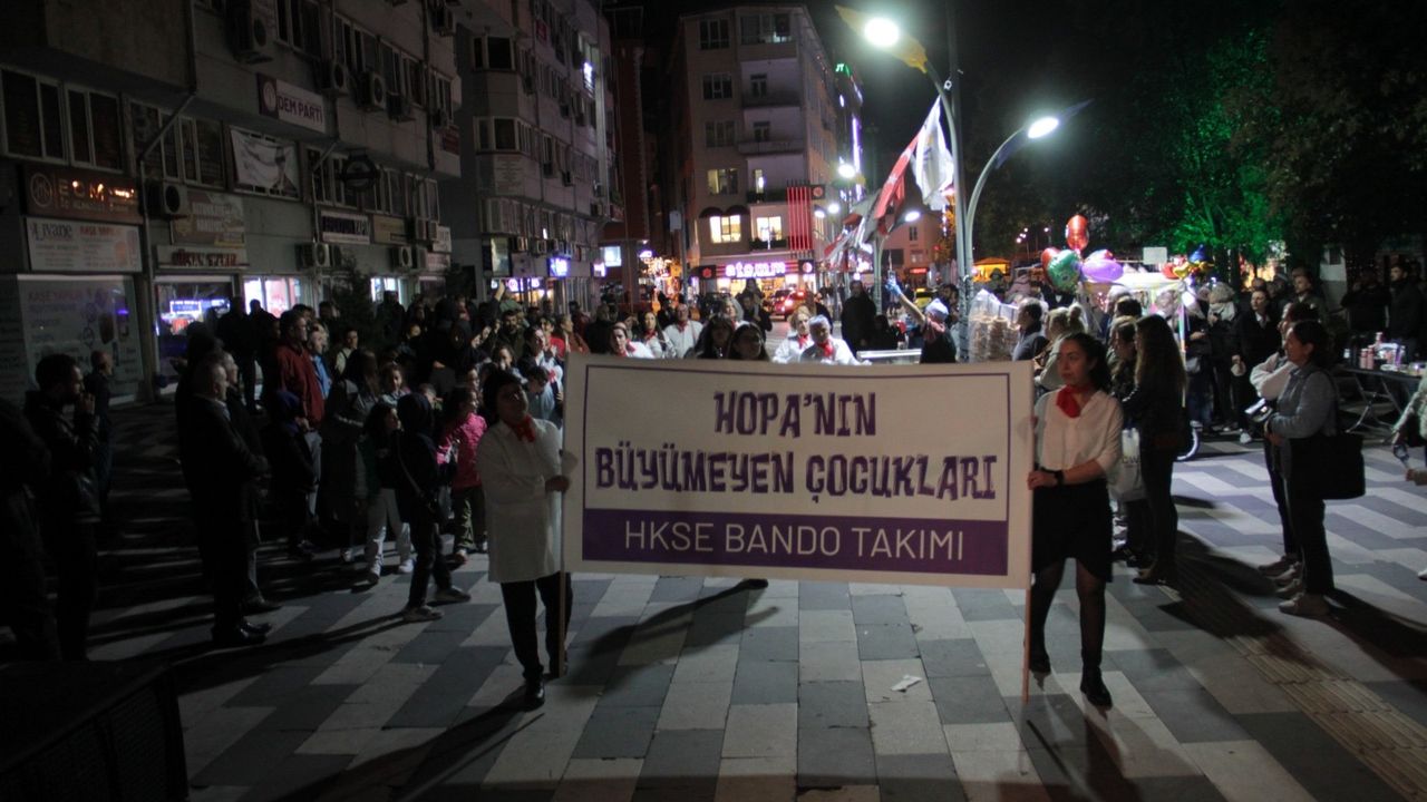 Hopa’da Cumhuriyet’in 102. Yılı Coşkuyla Kutlandı!