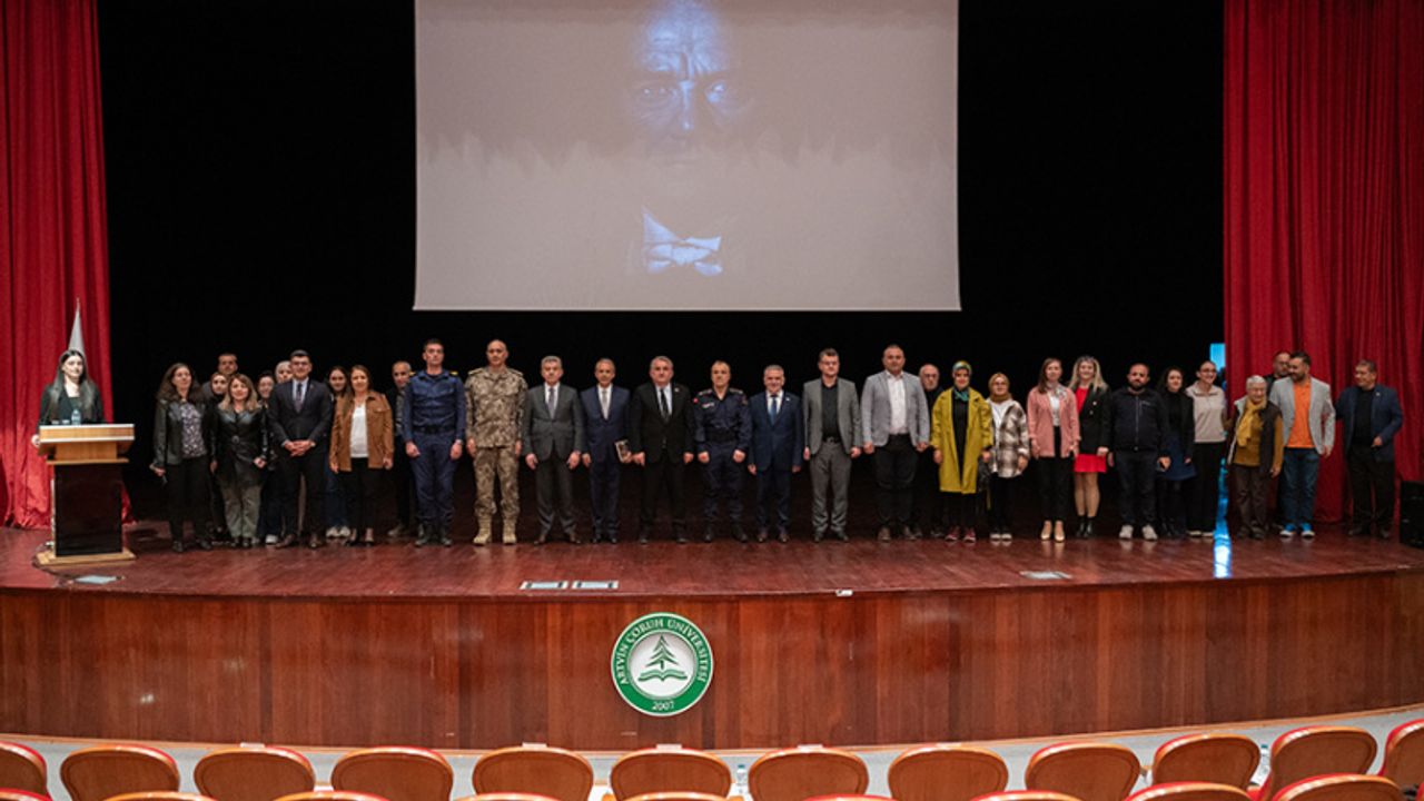 Bağımsızlıktan Egemenliğe, Egemenlikten Cumhuriyete