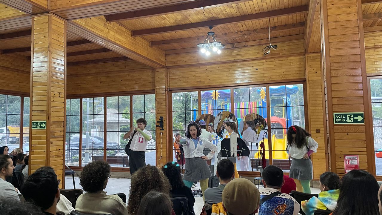 “Of Ah Oh” Gençlik Rüzgarı Borçka’da Esti