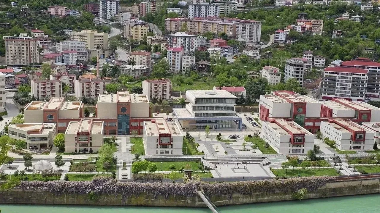 Üniversite Öğrencilerinin Hazırladığı 4 Projeye ÜNİDES Desteği