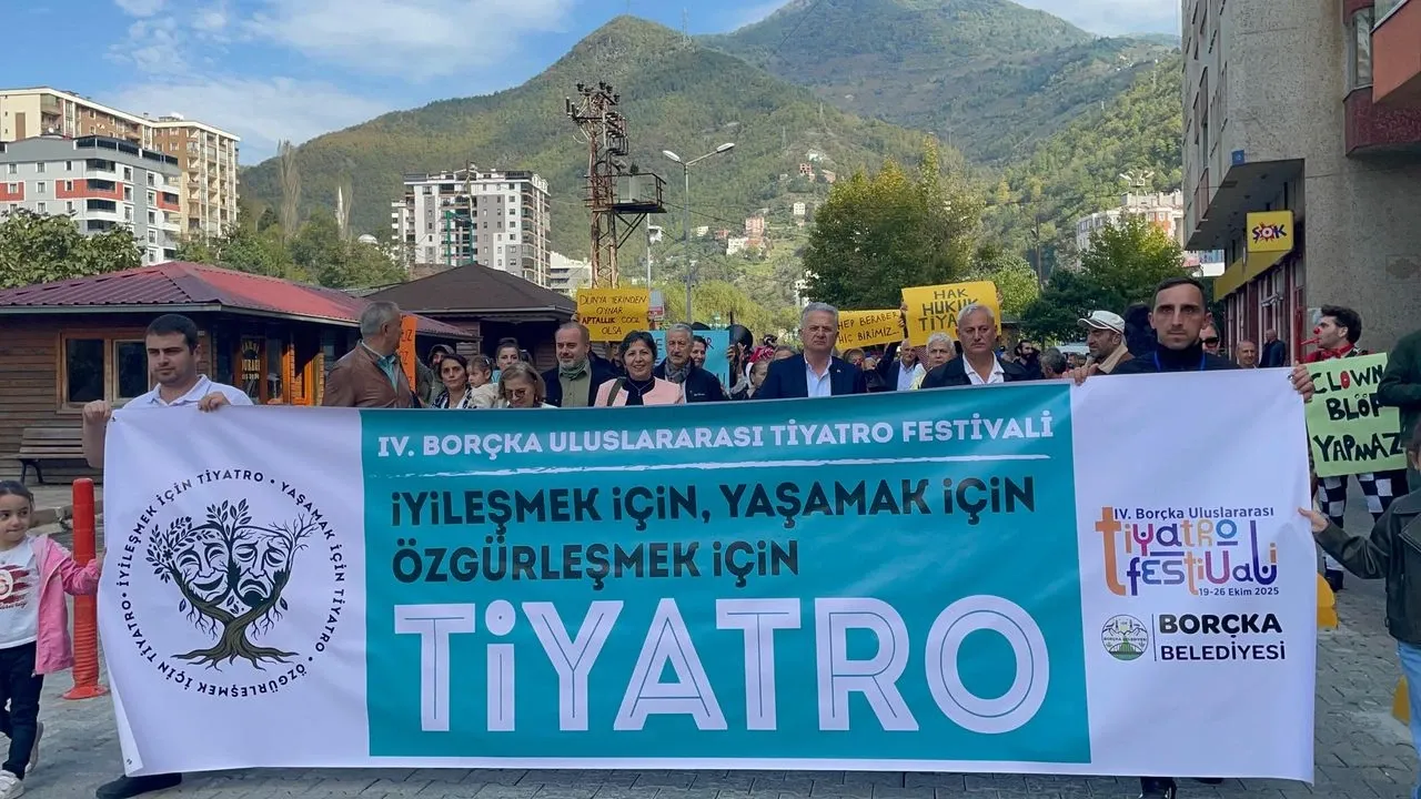 Borçka da Sanat Rüzgarı Esti