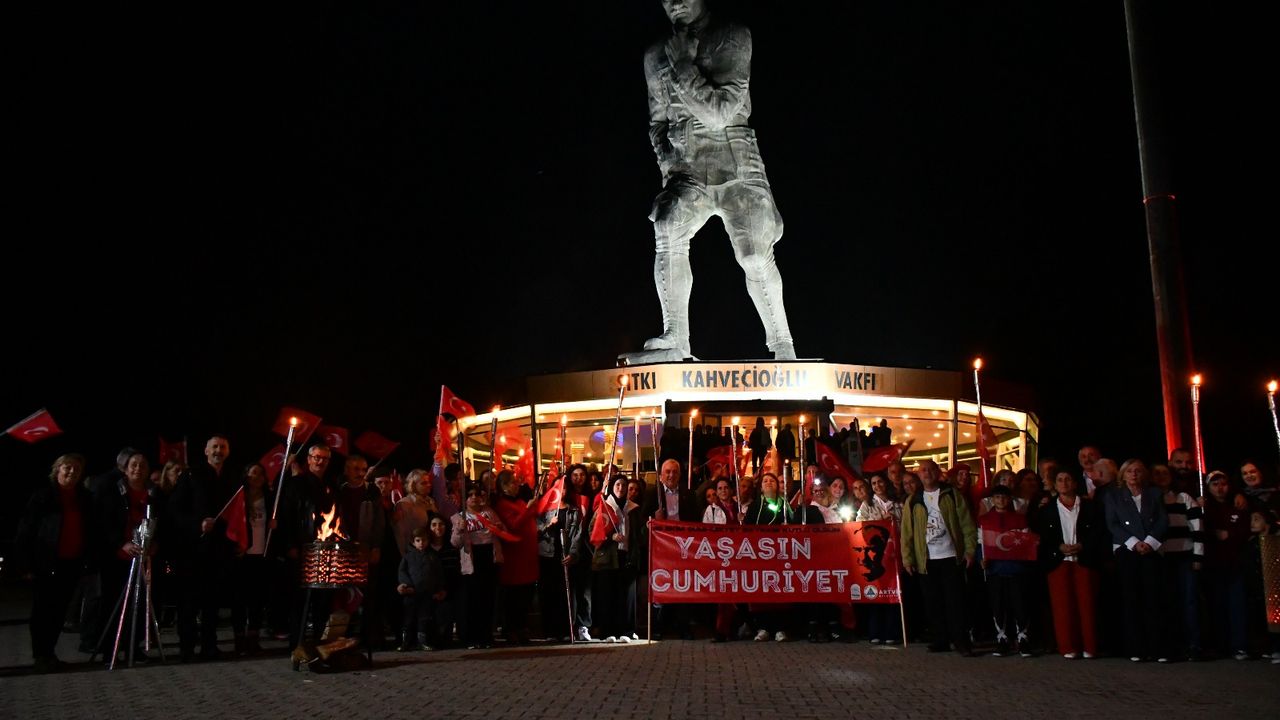 Karanlığı Cumhuriyet’in Işığıyla Aydınlattılar