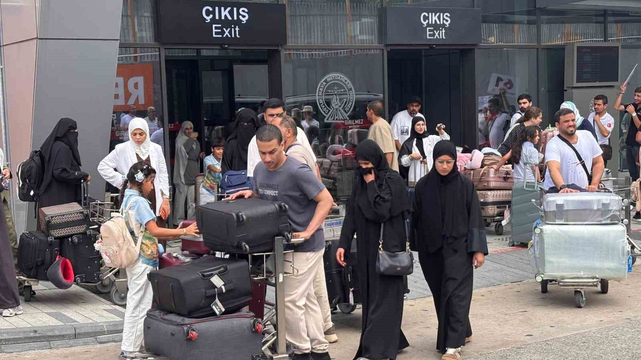 Trabzon Havalimanı'nda uçak trafiği arttı, yolcu sayısı yerinde saydı