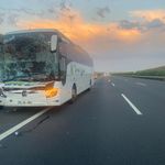 Şanlıurfa'da yolcu otobüsünün tıra çarptığı kazada 2 kişi yaralandı