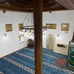 Şavşat'ta Tarihi Cami Osmanlı Tarzı Hatlarla Bezendi