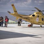 Traktörün altında kalan genç ambulans helikopterle hastaneye kaldırıldı