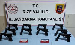 Rize'de durdurulan yolcu otobüsünde ruhsatsız tabanca ele geçirildi