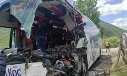 Yolcu otobüsü ile kamyonun çarpışması sonucu 1 kişi öldü