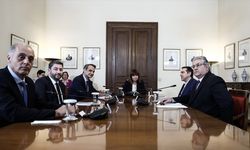 Yunanistan Cumhurbaşkanı Sakelaropulu, parti liderleriyle görüştü