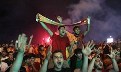 Galatasaray’ın şampiyonluğu deprem bölgesin’de kutlanıyor