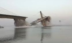 İnşaat halindeki köprü ikinci kez çöktü