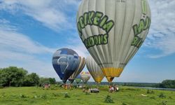 Kapadokya'nın balonları Sırbistan semalarında