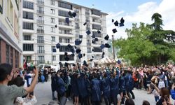 15 Temmuz Şehitleri Anadolu Lisesi mezuniyet töreni  yapıldı