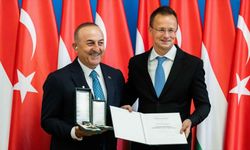 Çavuşoğlu'na Macaristan'da "Yıldızlı Liyakat Nişanı" verildi