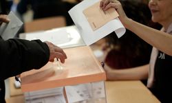 İspanya'da düzenlenen genel seçimlerde oy kullanma işlemi başladı