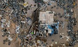 Şili'nin Atacama Çölü binlerce çöp yığınıyla kaplandı