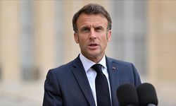 Macron, göçmenlik yasasının kabulü için tartışmalı anayasa maddesini kullanmayı planlıyor