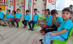Samsun'da mevsimlik işçilerin çocukları fındık bahçesine değil okula gidiyor