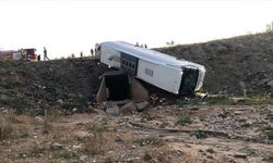 Erzurum'da yolcu otobüsü devrildi! 3 kişi can verdi...