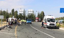 Yolcu otobüsü ile minibüsün çarpıştığı kazada 18 kişi yaralandı