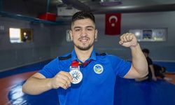 İşitme engelli milli güreşçi, olimpiyat başarısını tekrarlamak istiyor