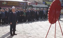 Artvin’de çelenk sunma töreni düzenlendi