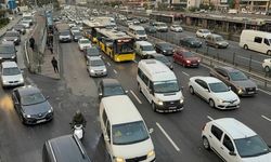 Okulların açılmasıyla trafik yoğunluğu oluştu