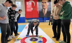 Floor curling turnuvası düzenlendi