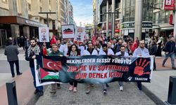 Hekimler "Sessiz Yürüyüş" ile İsrail'i Protesto Etti