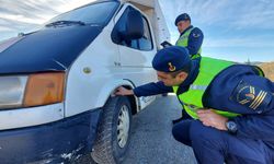 Kış lastiği denetimi yaptı