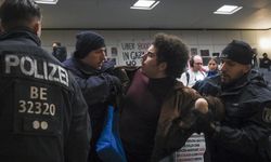 Soykırımı protesto eden öğrencilere polis müdahalesi