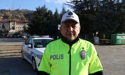 Bankada Kalbi Duran Kişiyi Trafik Polisleri Hayata Döndürdü