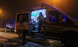 Şarampole Devrilen Araçtaki 6 Kişi Yaralandı