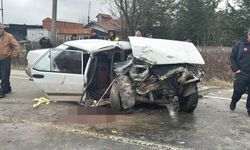 Forklifte Çarpan Otomobildeki 4 Kişi Yaralandı