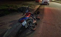 Tıra Çarpan Motosikletin Sürücüsü Yaralandı