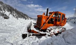 Macahel’de karla mücadele sürüyor