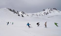 Kayakçılar "snow cat" ile Adrenalini Zirvede Yaşıyor