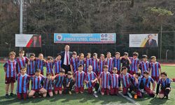 Ahmet Erdem Futbol Okulunu Ziyaret Etti