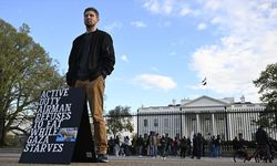 ABD'li asker, Gazze'deki "işgale son verin" çağrısıyla Beyaz Saray önünde 6 gündür açlık grevi yapıyor