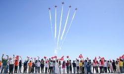 Türk Yıldızları'nın Kahraman Pilotları, Çocuklara 23 Nisan Coşkusu Yaşattı