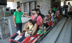 Turistler Dağ Kızağı Heyecanı Yaşıyor