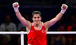 Milli Boksör Busenaz Sürmeneli, Olimpiyat Oyunları'nda Çeyrek Finalde