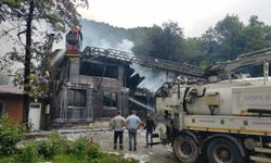 Bacadan çıkan yangın restoranı kül etti