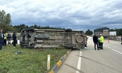 Kastamonu'da Okul Servisi ile Tırın Çarpışması Sonucu 12'si Öğrenci 13 Kişi Yaralandı