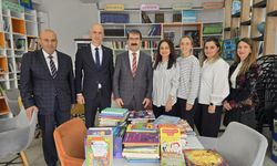 Yapı Kredi'den Minik Okurlara 136 Kitap Bağışı